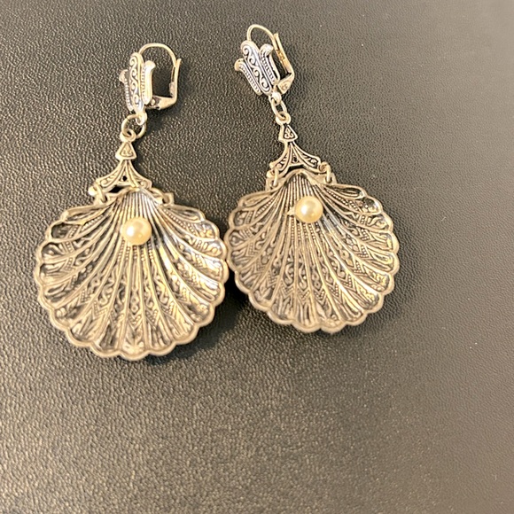 Vintage Made in Spain Oyster Earrings with Pearl. - Picture 1 of 11